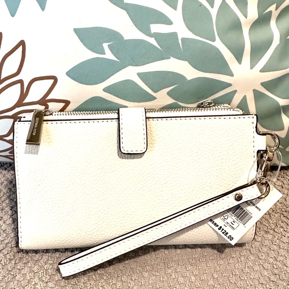 Michael Kors white leather wallet - Picture 3 of 16